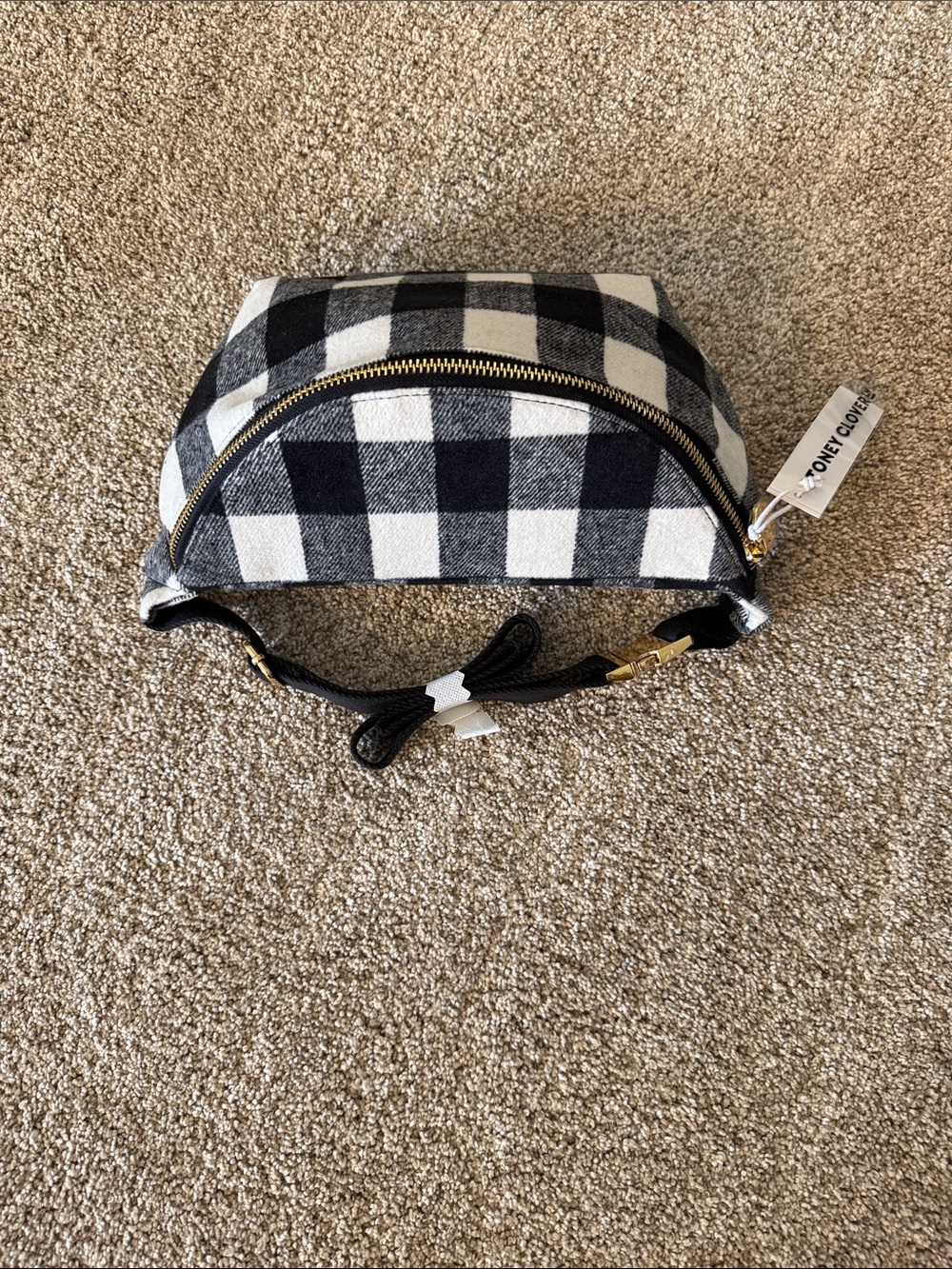 Stony Clover Lane Jumbo Fanny Pack, Noir Buffalo Plaid, NWT - Picture 3 of 16
